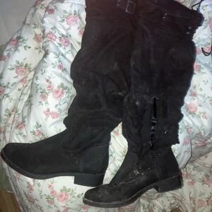 Women's Black Suede Boots size 7. Non smoker